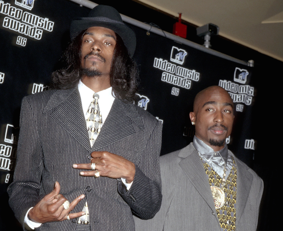 Snoop Dogg will induct his late friend and Death Row labelmate Tupac Shakur into the Rock and Roll Hall of …
