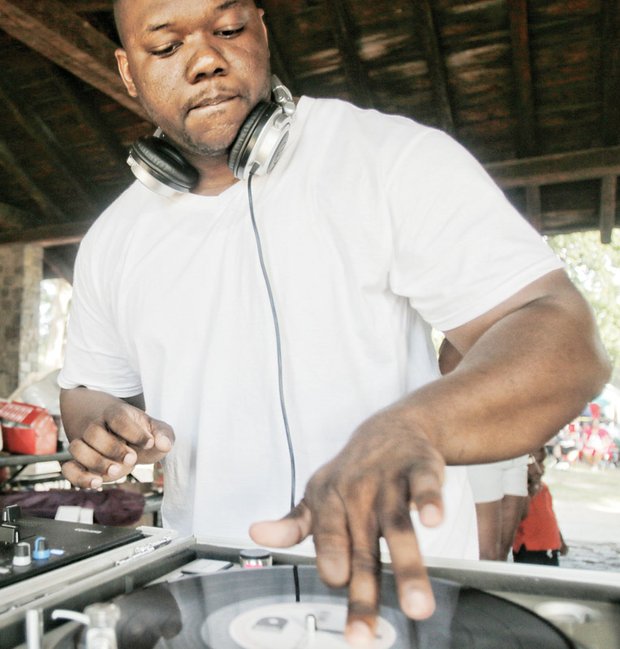 West End neighborhood reunion- Hundreds of people turned out for the event, which also was rocked by Malcolm “DJ Mac” Epps Jr., on the turntable.