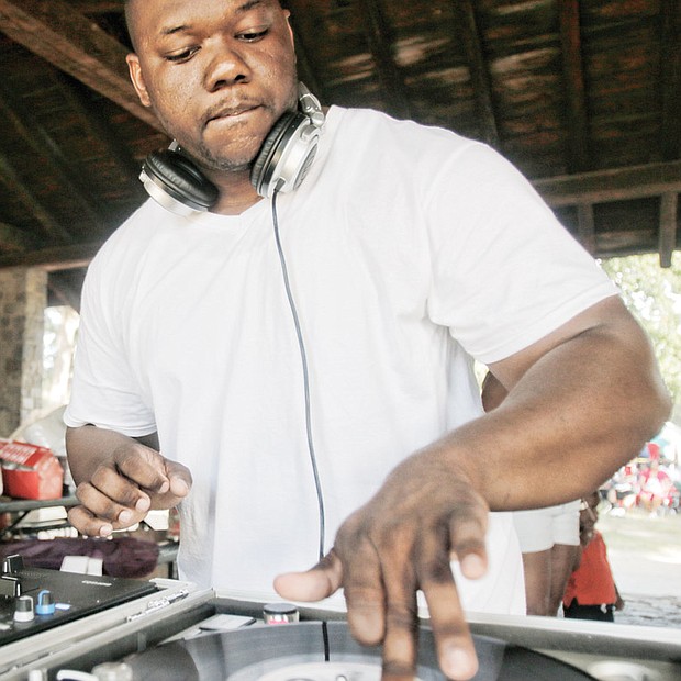 West End neighborhood reunion- Hundreds of people turned out for the event, which also was rocked by Malcolm “DJ Mac” Epps Jr., on the turntable.