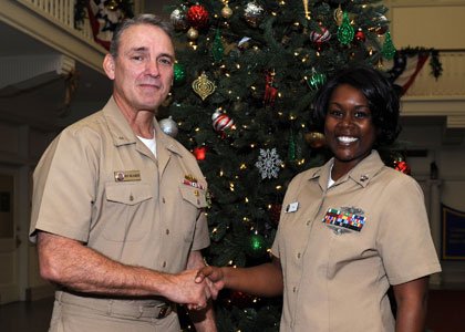 Glen Burnie Navy Petty Officer Recognized For Holiday