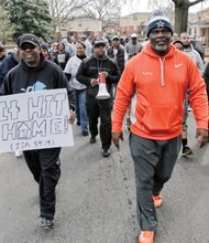 Coaches march to end violence // Sports coaches from Richmond area schools and recreation leagues mobilized more than 100 people who rallied and marched against violence Saturday in the Creighton Court public hous- ing community.