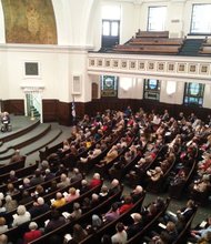 Several hundred people of different faiths attended Sunday’s community meeting at Congregation Beth Ahabah to promote religious tolerance and nonviolence.