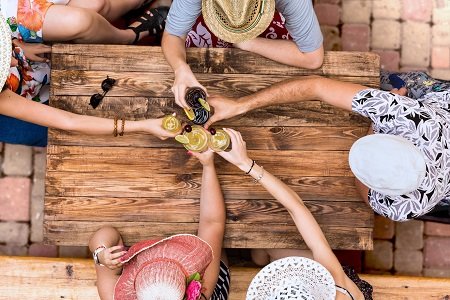 When it comes to successful springtime entertaining, think light and refreshing food and drink. Keeping flavors and colors cool will ... When it comes to successful springtime entertaining, think light and refreshing food and drink. Keeping flavors and colors cool will ...