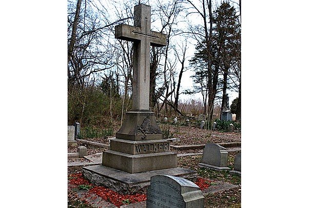 Mrs. Walkers Gravesire