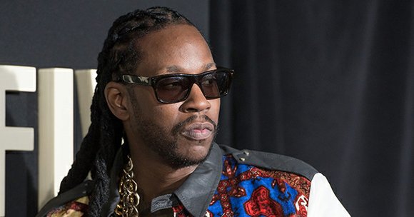 2 Chainz's restaurant hired new managers after failing a health inspection.