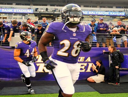 Through four games, the Baltimore Ravens averaged only 94.2 rushing yards per game— a far cry from the successful ground ... Through four games, the Baltimore Ravens averaged only 94.2 rushing yards per game— a far cry from the successful ground ...