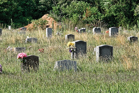 Volunteers once again are being recruited to continue the cleanup of historic but overgrown Evergreen Cemetery on the border between ...