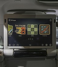 2017 Chrysler Pacifica DVD in headrest