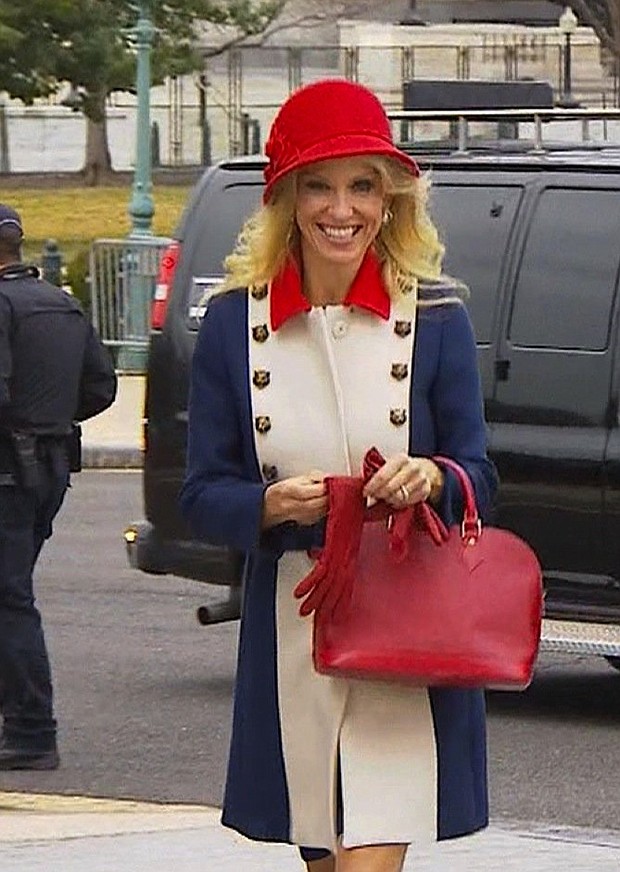 	Kellyanne Conway and Bannon arriving at Capitol