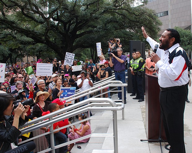 Rep. Al Green addressing the crowd of thousands at the Houston Women’s March.
