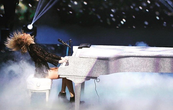 Taylor Swift rocking out  Club Nomadic/photo credit Instagram.com/TaylorSwift