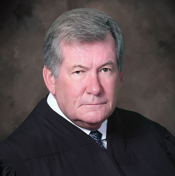 Mike Erwin, a 19th Judicial District Baton Rouge judge, is banned from local eatery Sammy’s Grill, after allegedly addressing a …