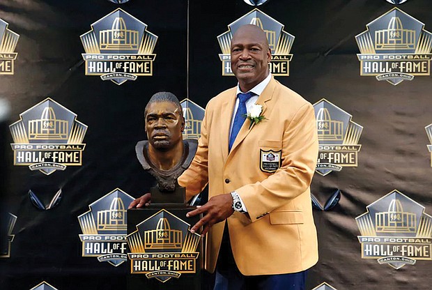 Charles Haley during NFL Hall of Fame induction ceremonies.