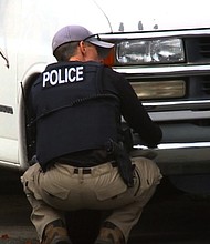  A gunman who allegedly walked onto a residential driveway in Washington state and shot a Sikh man in the arm, authorities said. The victim is a US citizen, originally from India's Punjab province, Seattle-area Sikh community leader Jasmit Singh told