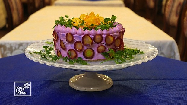 	"Salad cakes" -- a new craze in Japan -- offer decorated vegetables as a guilt-free alternative to traditional baked goods.