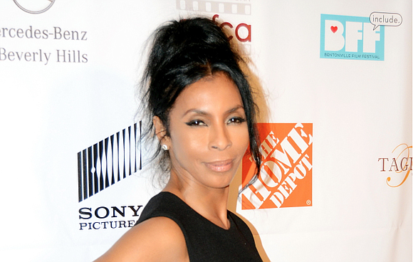 Khandi Alexander is returning to CBS with a co-starring role opposite Alan Cumming and Bojana Novakovic in the drama pilot …