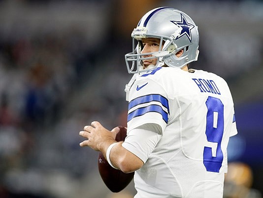 Jan 15, 2017; Arlington, TX, USA; Dallas Cowboys quarterback Tony Romo (9) warms up before the game against the Green Bay Packers in the NFC Divisional playoff game at AT&T Stadium. Mandatory Credit: Tim Heitman-USA TODAY Sports
(Photo: Tim Heitman, Tim Heitman)