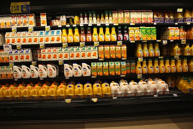 A study suggests that fruit juice is linked to some -- but not significant -- weight gain in early childhood