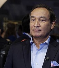 United CEO Oscar Munoz