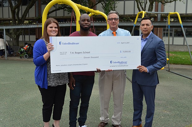 Jillian Hamblin, COO, UnitedHealthcare Community Plan of Texas; Johnathan Joseph, Houston Texans; Dave Muzyka, Principal, T.H. Rogers; Rodolfo Guerra, Executive Director, UnitedHealthcare Community Plan of Texas with $11,000 donation from UnitedHealthcare to Houston Texans cornerback Johnathan Joseph’s Dreambuilders program.) 