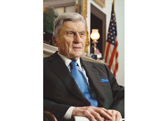 Former U.S. Sen. John W. Warner has donated his public papers to the University of Virginia.