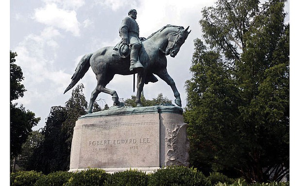 Lee statue in Charlottesville.