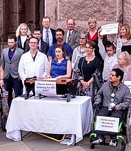 voters push Texas lawmakers to allow hearings on medical marijuana legislation/Heather Fazio