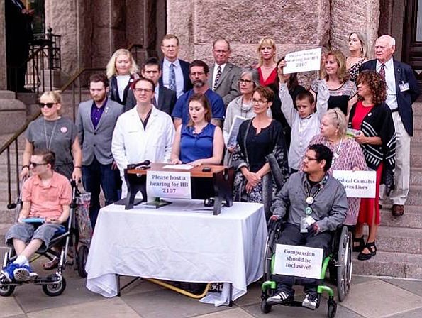 voters push Texas lawmakers to allow hearings on medical marijuana legislation/Heather Fazio