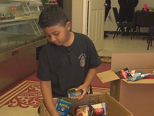 Six-year-old Oscar Payton Jr. is learning to live without his father and showing us all what it means to "Stand for Houston."
