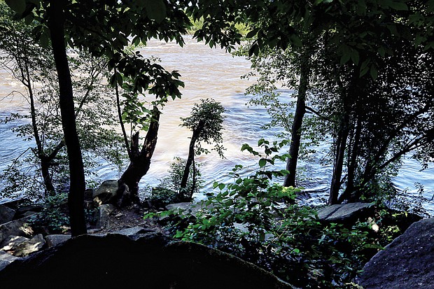 Tranquil scene at Pony Pasture Rapids Park