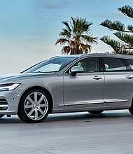 2017 Volvo V90 Cross Country