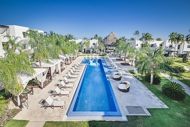 Las Terrazas Resort infinity pool