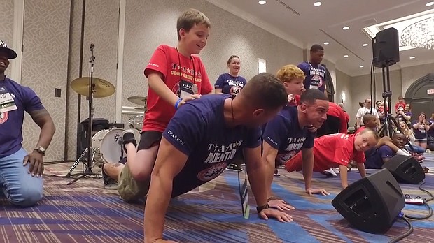 Macy's gives back to veterans