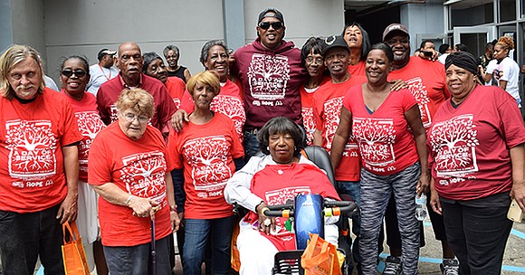 Businessman and entrepreneur Percy Miller aka Master P recently took time to visit Guste Homes, a residency complex for elderly …