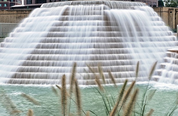 Kanawha Plaza fountain Downtown