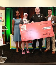 1st Place and Houstonian Dennis Butterworth of WarPig BBQ takes home $20,000 in this H-E-B Primo Picks Quest for Texas Best Finals