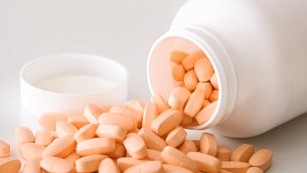 Men who took high doses of vitamin B6 and B12 supplements had a higher risk of lung cancer, and the …