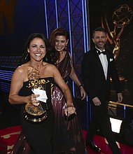 Julia Louis-Dreyfus accepts the Emmy Award for Outstanding Lead Actress in a Comedy Series at the 69th Primetime Emmy Awards, Sunday, September 17, 2017.
