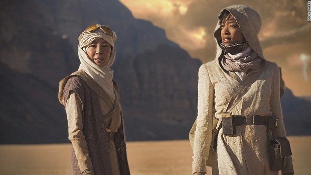 Michelle Yeoh and Sonequa Martin-Green in Star Trek Discover