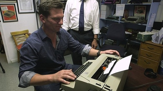 Bill Weir tests out his typing skills at New York's Gramercy Typewriter.