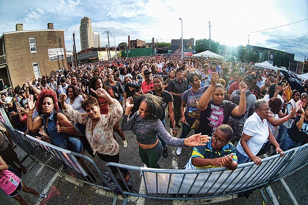 The Art of Noise, Sunday’s final act at this year’s 2nd Street Festival, brings the noise and the people Downtown to party in a parking lot between 1st and 2nd streets for the 29th edition of this annual celebration of the former “Harlem of the South.” 