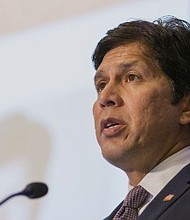 California Democrat Kevin de León