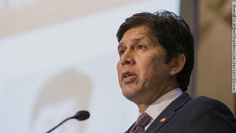 California Democrat Kevin de León