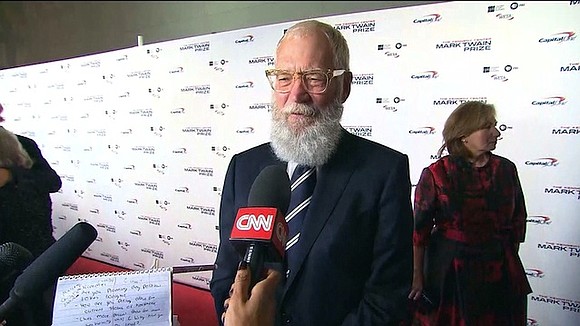 David Letterman, the longest-serving host in US late-night television, was awarded the Mark Twain Prize for American Humor on Sunday.