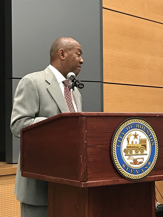 Mayor Turner speaking in Third Ward about the complete communities initiative