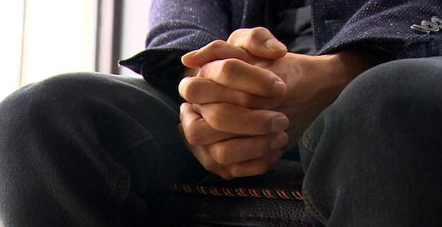 North Korean Defector  begs China to free family