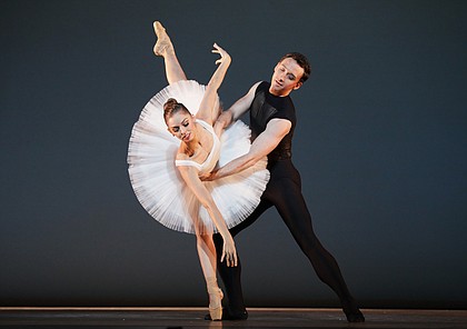 Ballet: Punctilious
Choreographer: Stanton Welch AM
Dancer(s): Allison Miller and Aaron Sharratt
Photo: Amitava Sarkar
