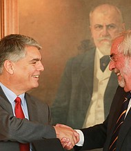Enrique Luis Graue Wiechers, rector of Universidad Nacional Autonóma de Mexico, and Gregory Fenves, president of The University of Texas at Austin.