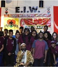  LSAMP students with S.H.A.P.E. co-founder and Executive Director Deloyd T. Parker Jr /credit: Texas Southern University