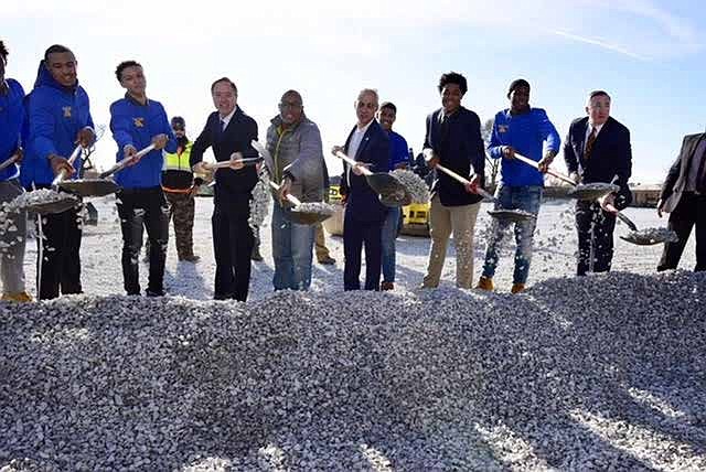 Mayor Rahm Emanuel, Chicago Park District Superintendent Michael P. Kelly, Chicago Public Schools Chief Executive Officer Forrest Claypool and Alderman Howard Brookins Jr. recently broke ground on a new multi-purpose facility, which will be utilized by Simeon Career Academy and the West Chatham Park community.
Photo Credit: Christopher Shuttlesworth